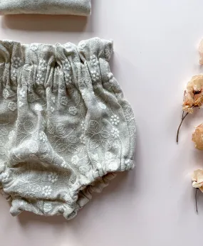 Baby bloomers / embroidered linen flowers