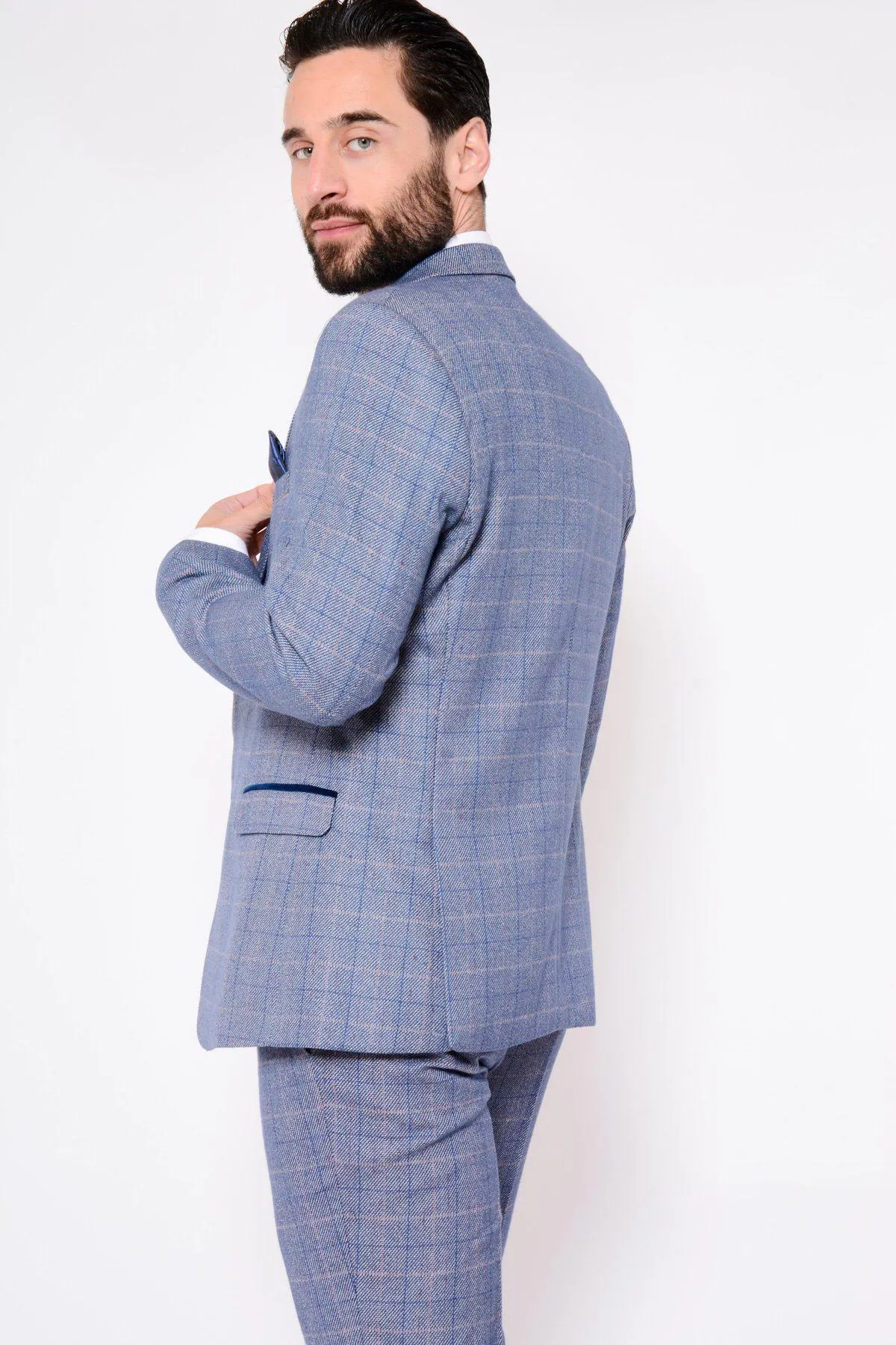 Blogger Style | HARRY Tweed Suit As Worn By Craig Hammond