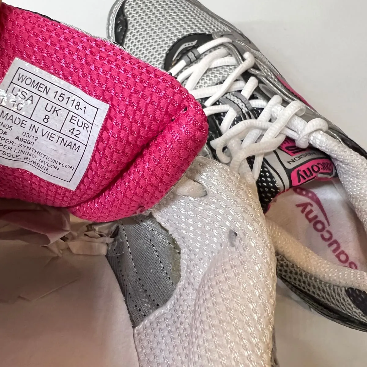 Saucony •Cohesion 5• Running Shoe • Silver/Black/Pink - Preowned